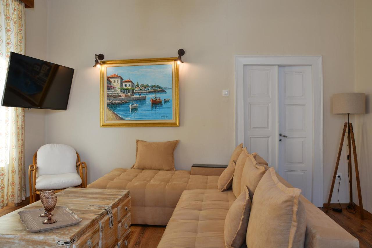 The Veranda Of Gavrion-Exclusive, Centrally Located With Seaview ภายนอก รูปภาพ